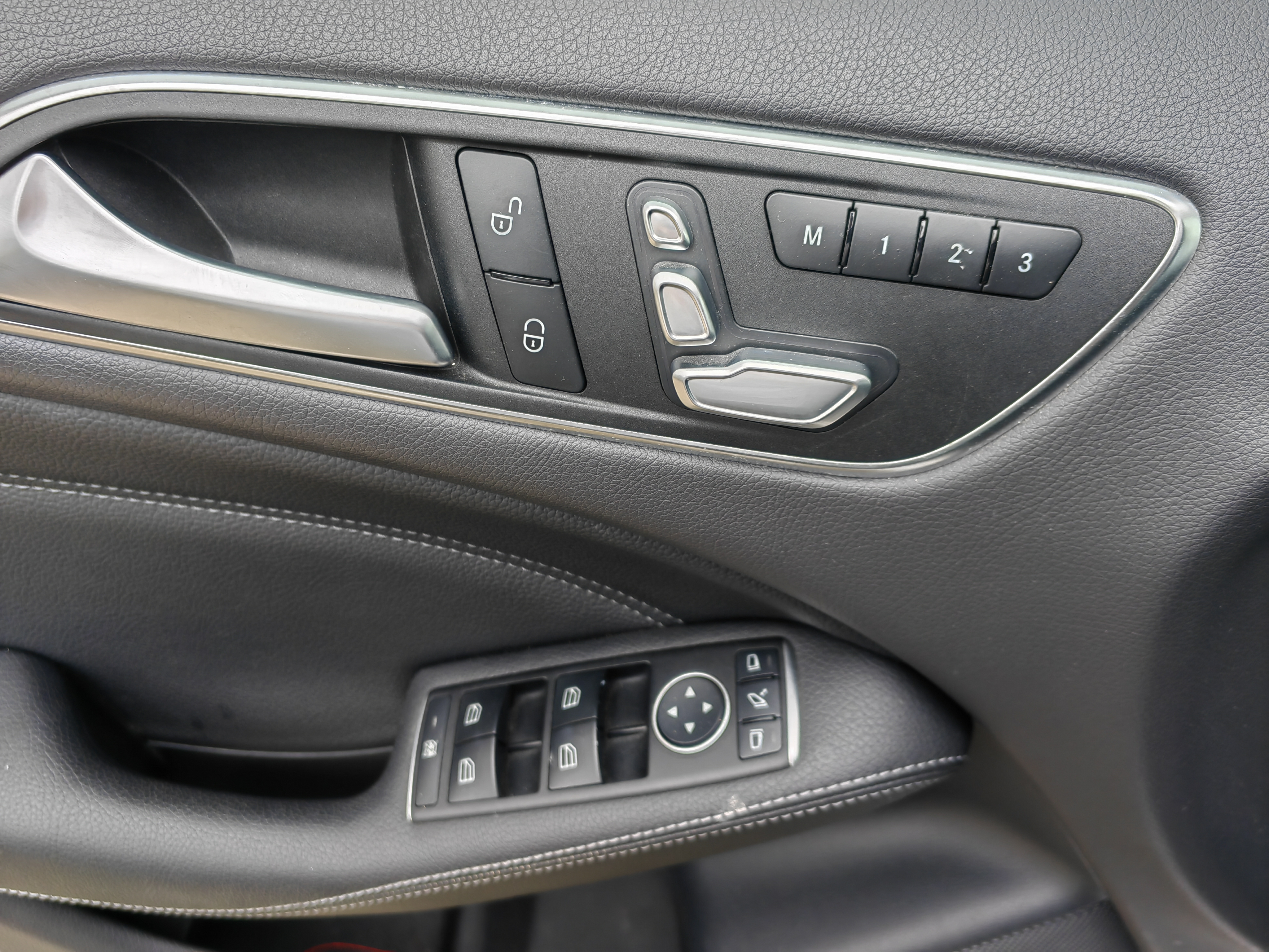 Mercedes-Benz B Class 2016 car image #20