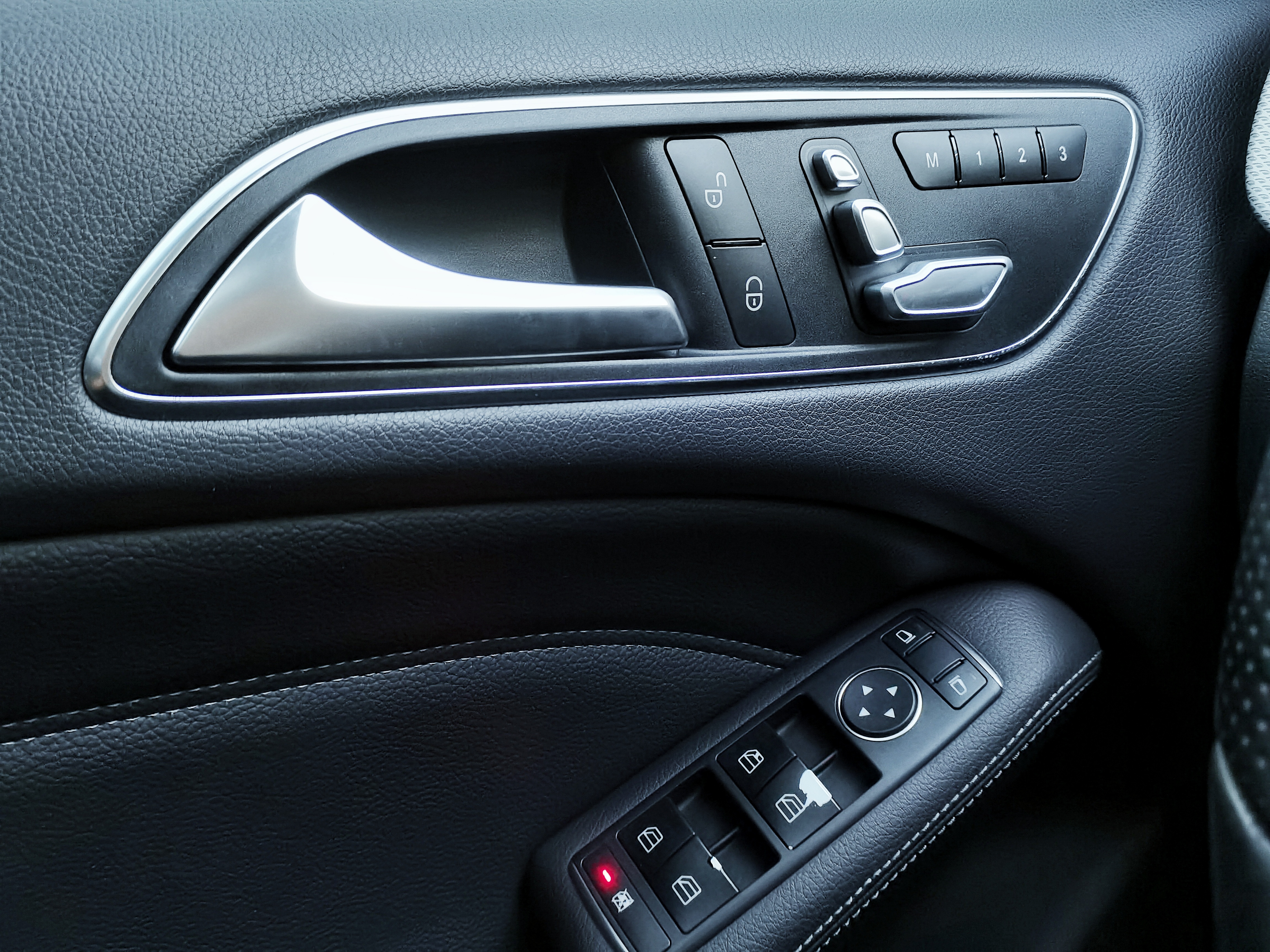 Mercedes-Benz B Class 2015 car image #20