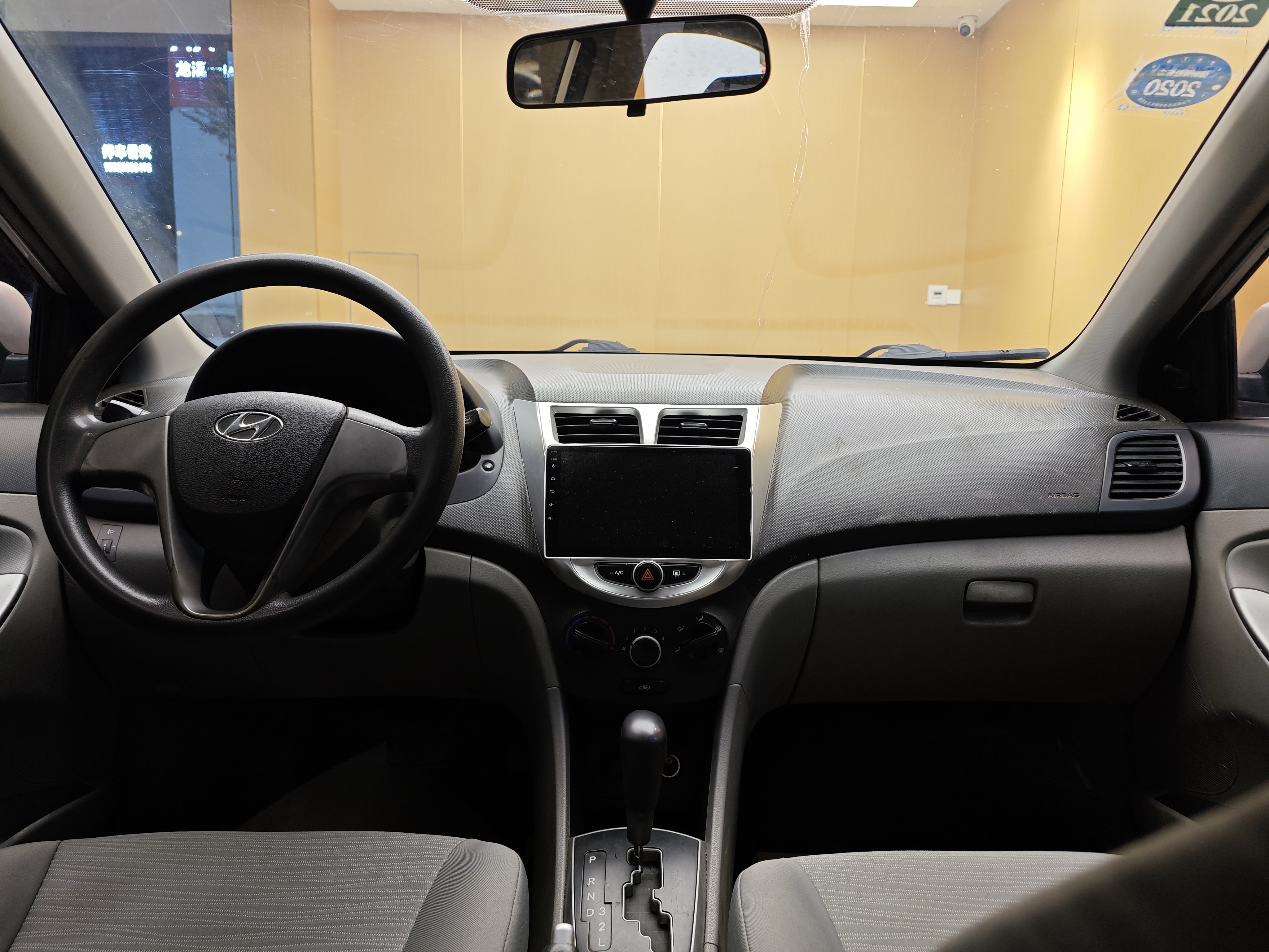 Hyundai Reina 2015 imagem de carro #20