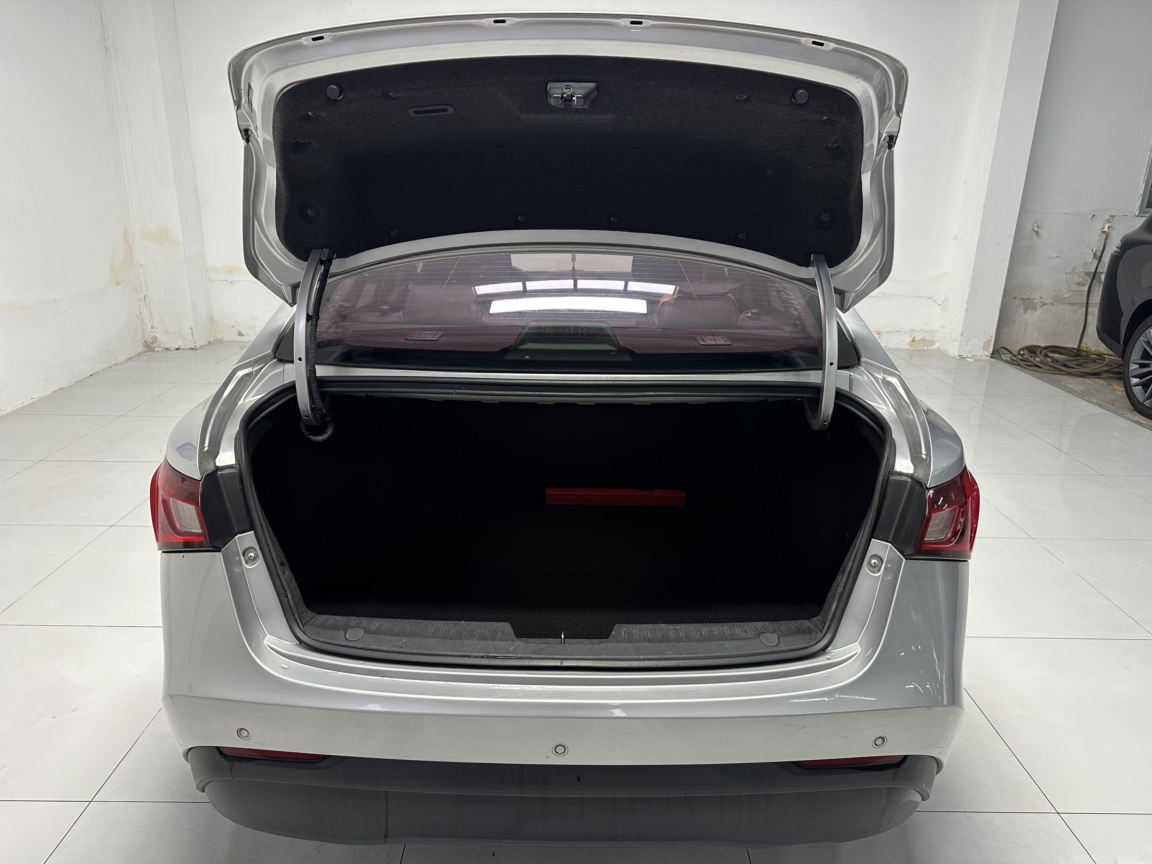 MG GT 2016 car image #20