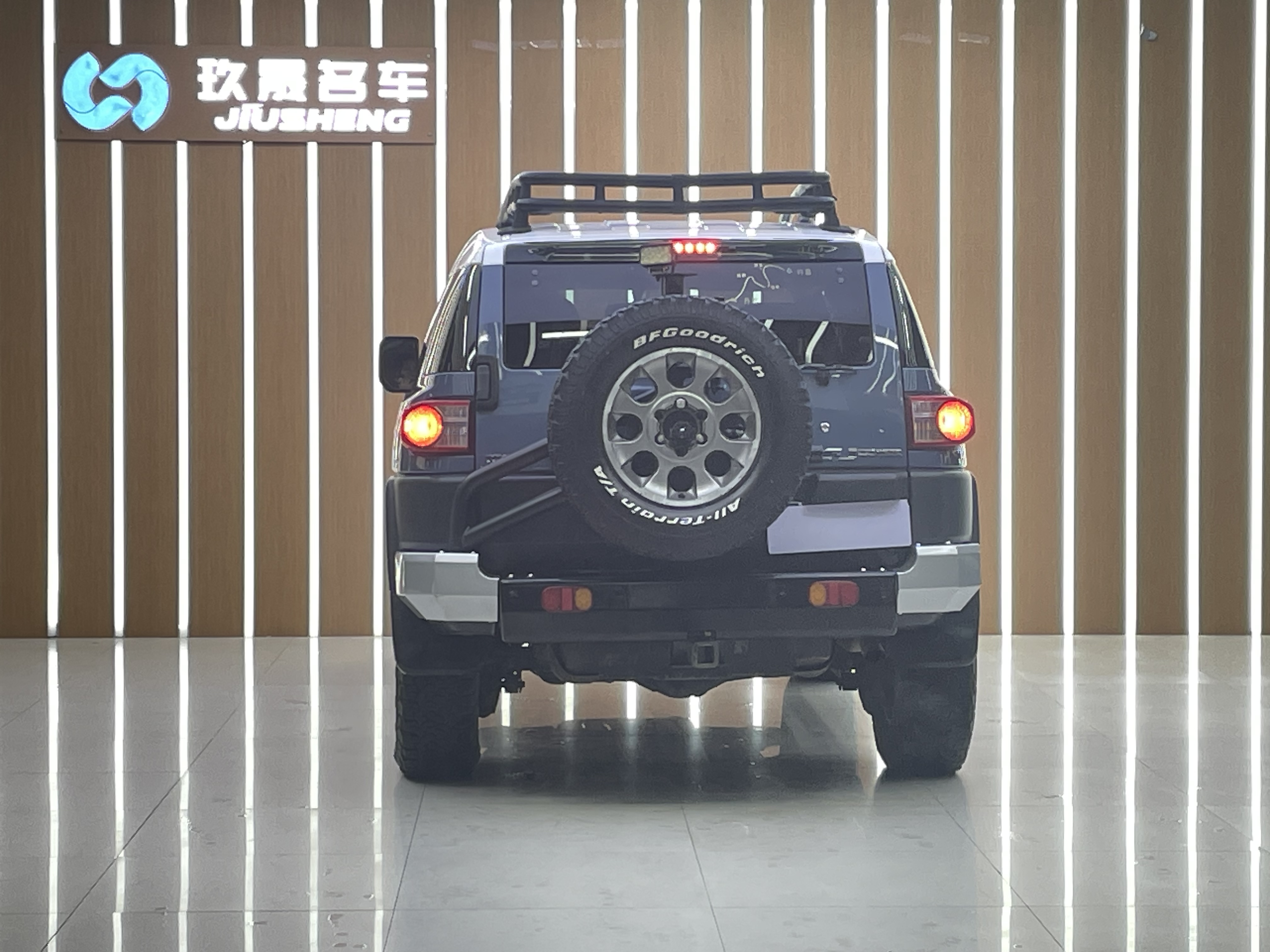 Toyota FJ Cruiser 2012 #20 Toyota FJ Cruiser 2012 car image #20