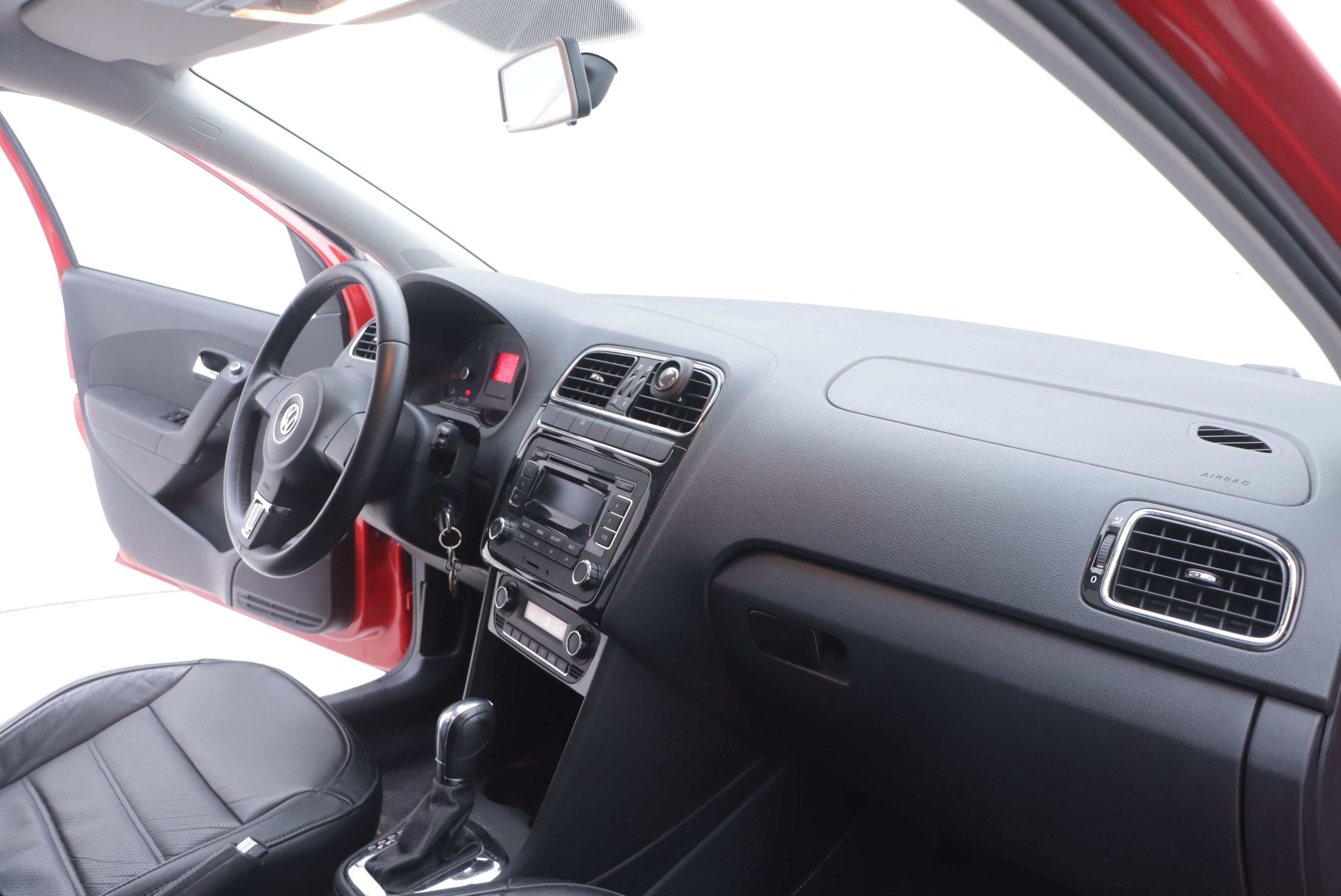 Polo 2012 car image #20