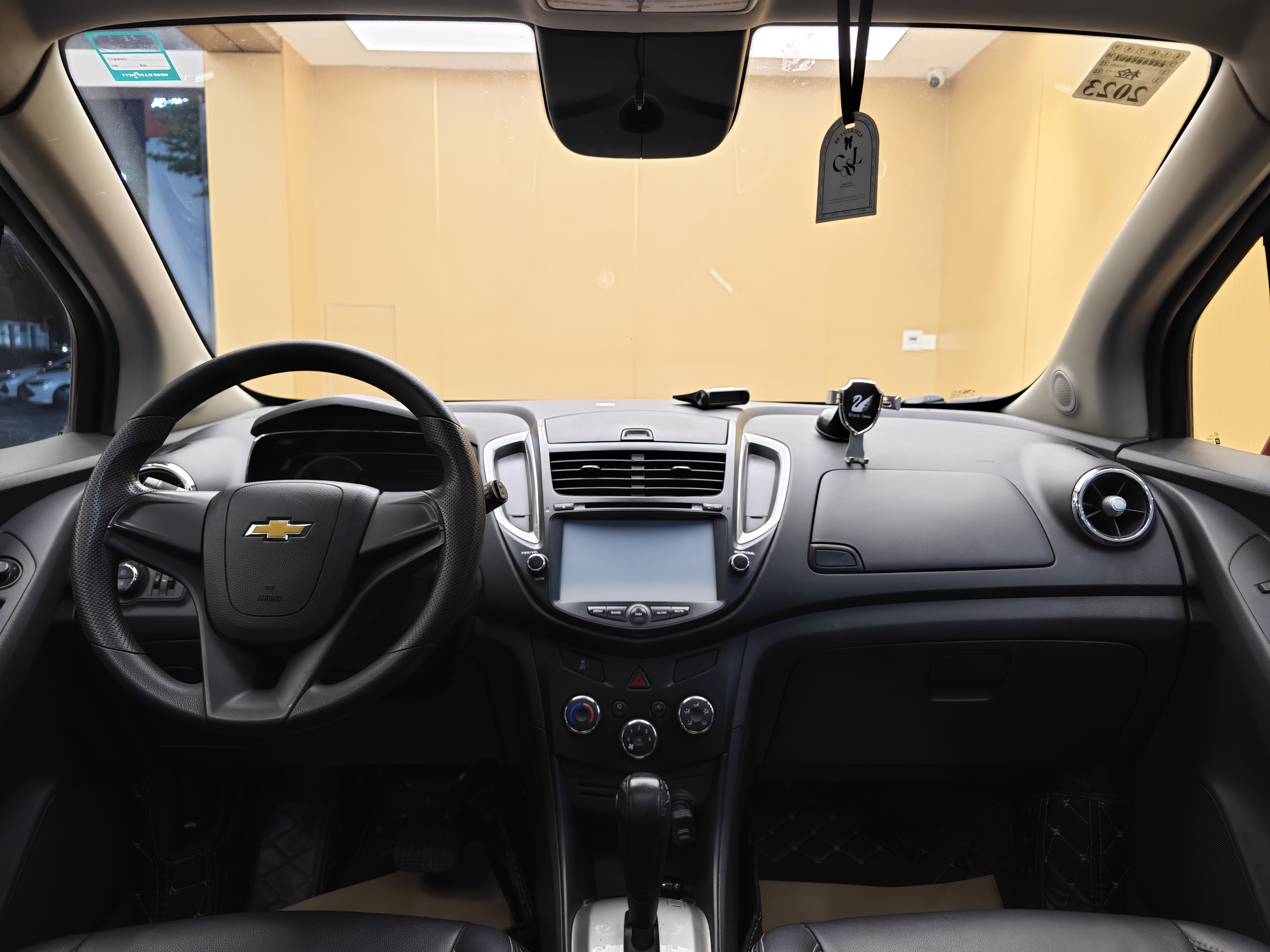 Chevrolet Tracker 2015 صورة سيارة #20