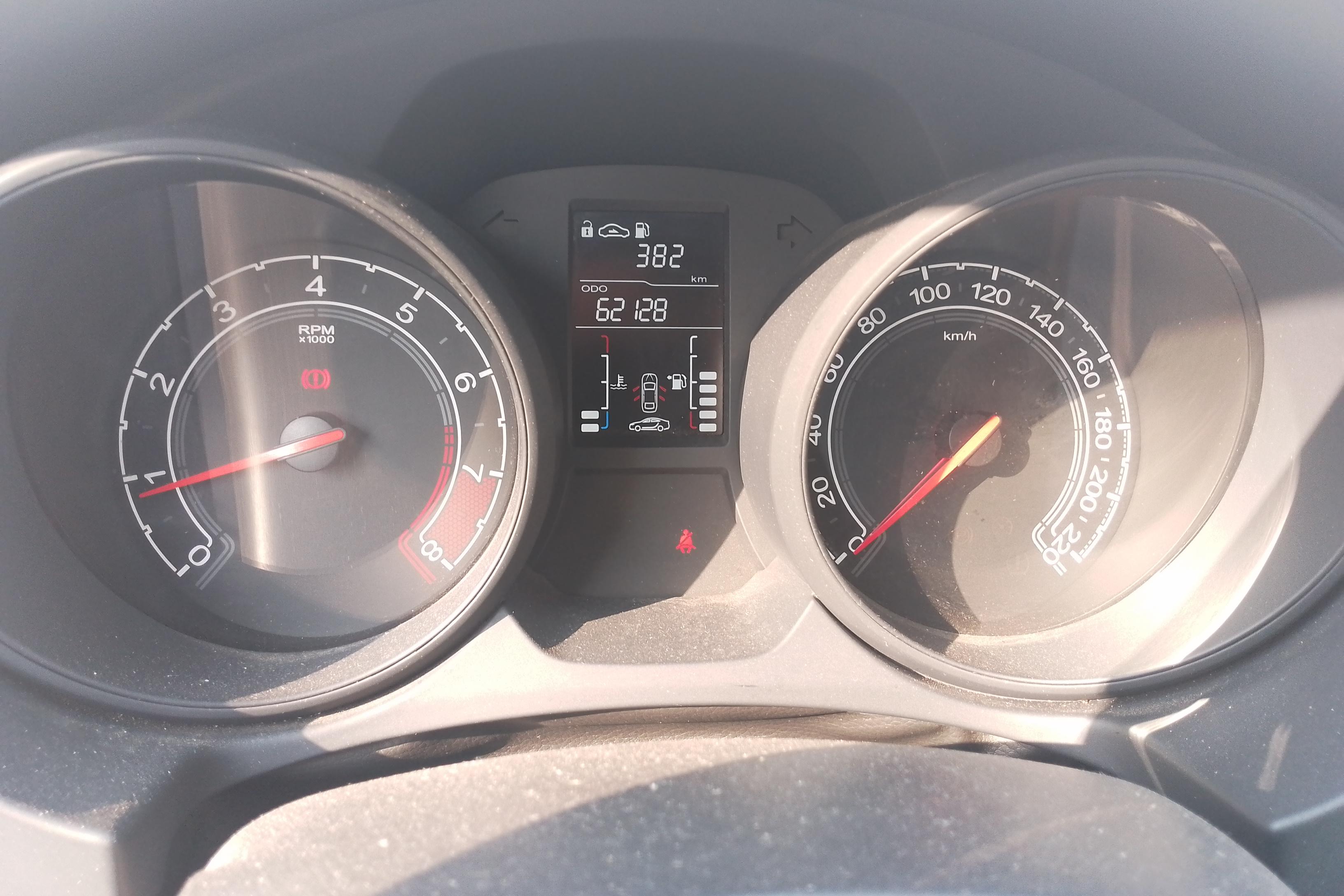 MG GT 2017 car image #20