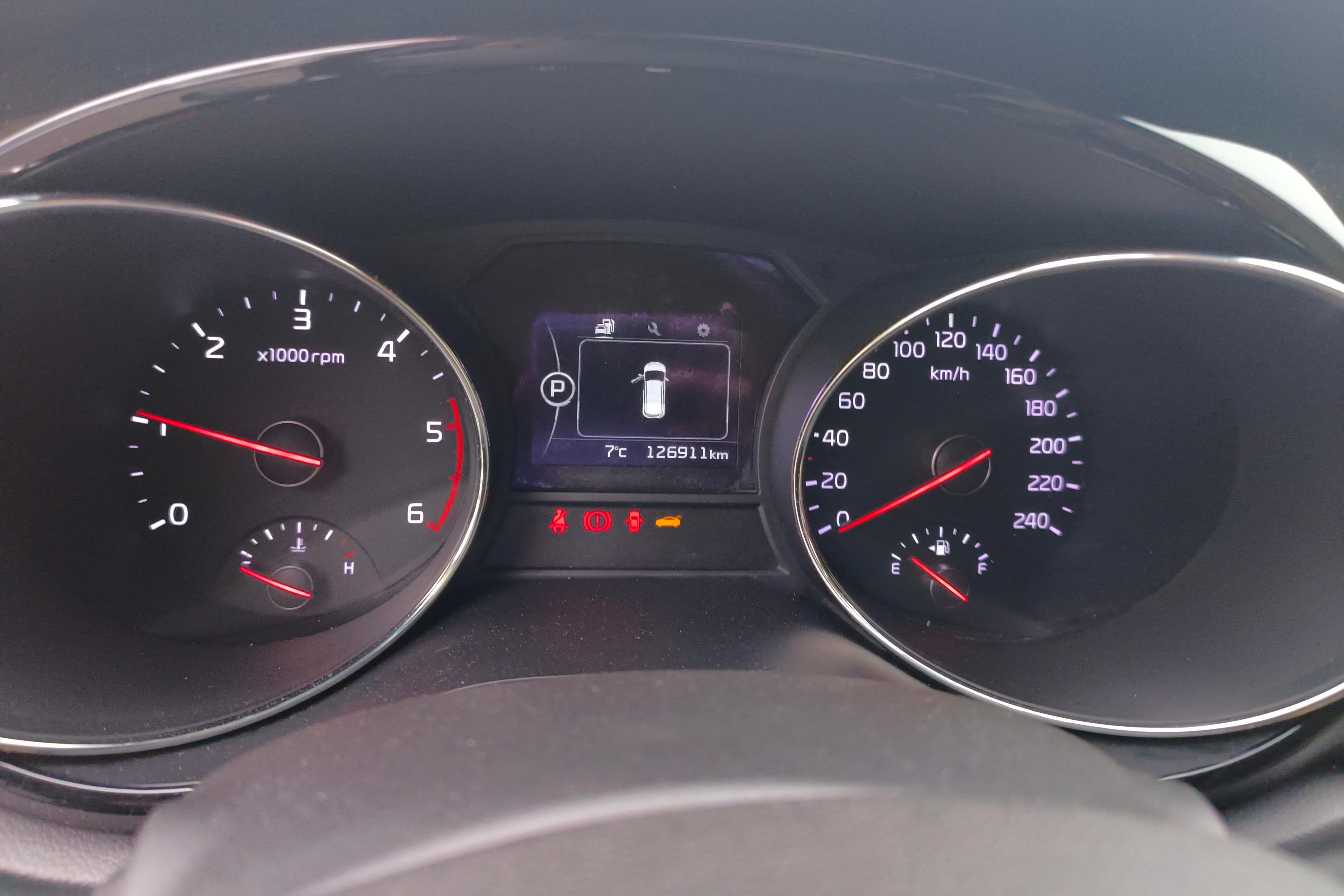 Kia Carnival 2016 immagine di auto #20