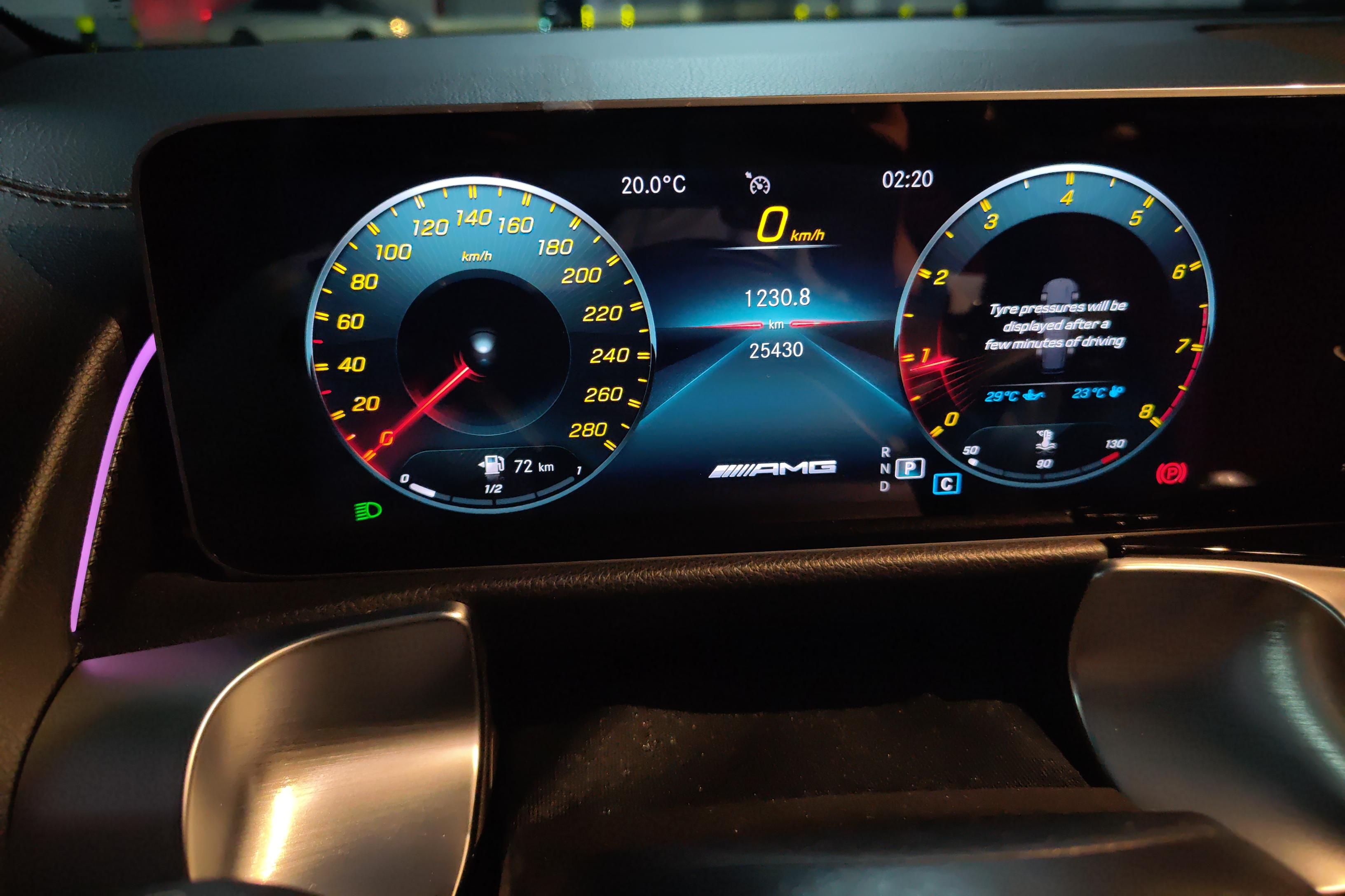 Mercedes-Benz GLB AMG 2022 immagine di auto #20