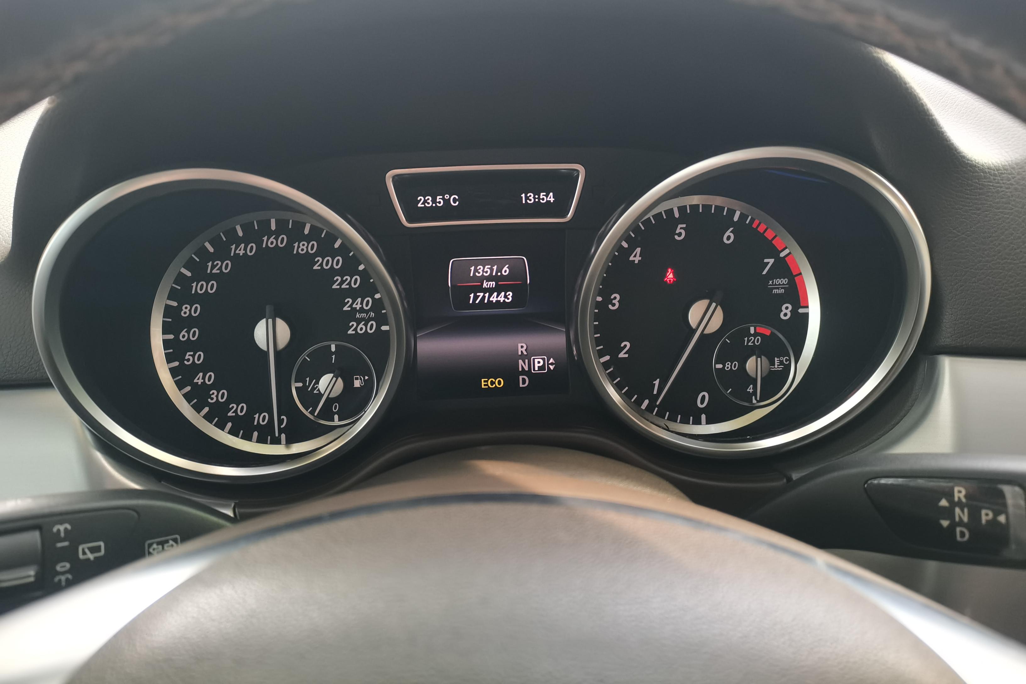 Mercedes-Benz M Class 2014 car image #20