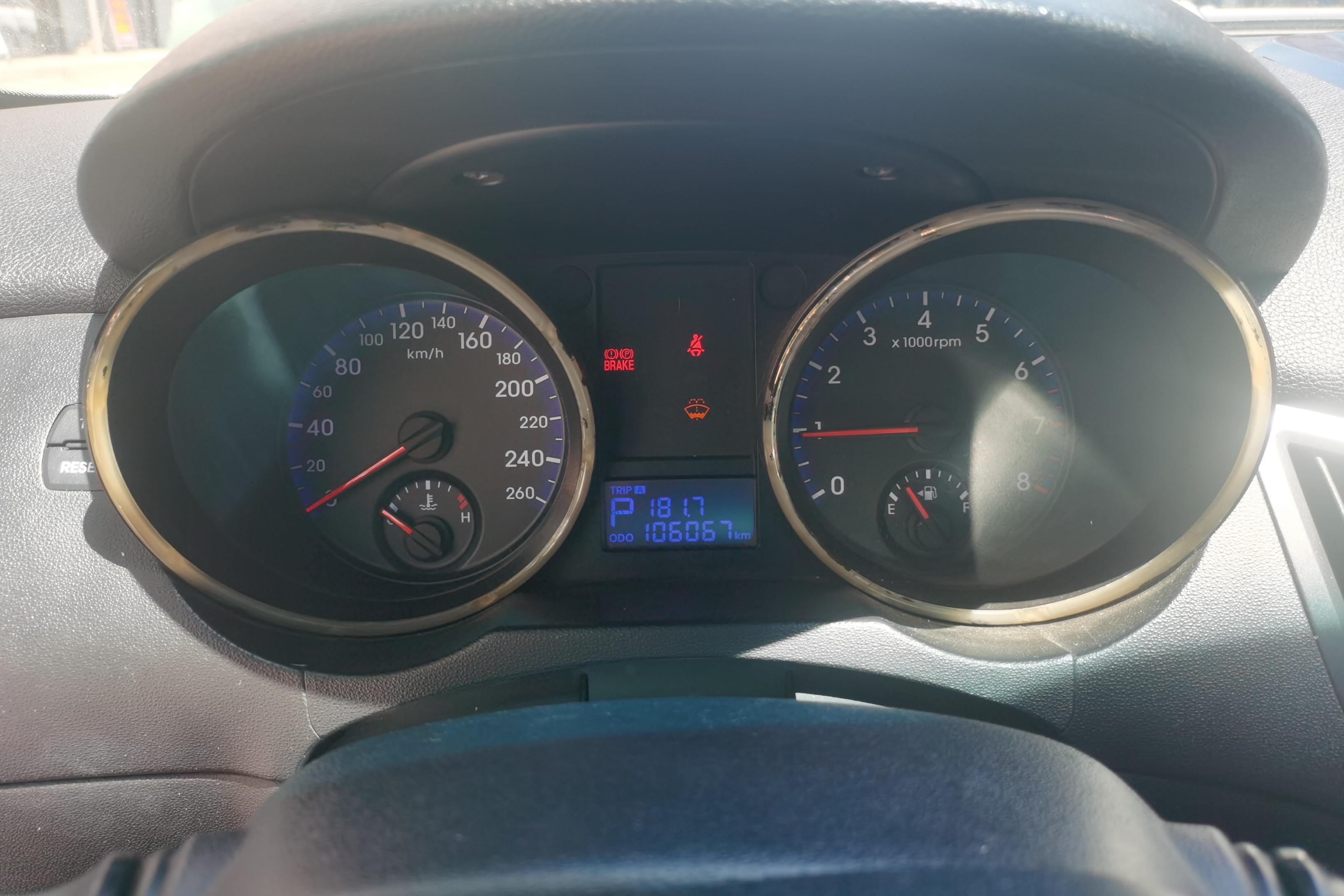 Hyundai Rohens 2012 #20 Hyundai Rohens 2012 car image #20