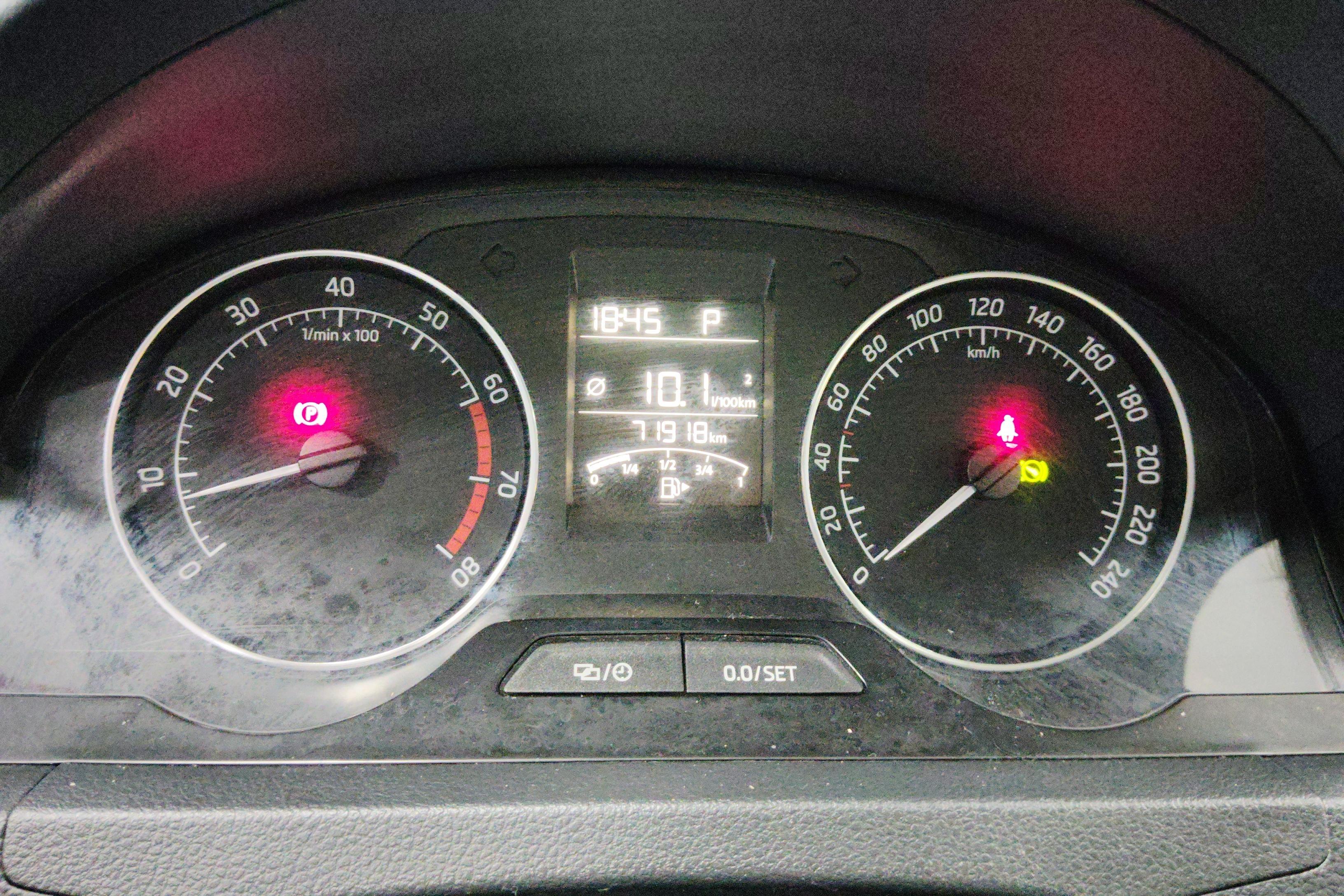 Skoda Rapid Spaceback 2016 car image #20