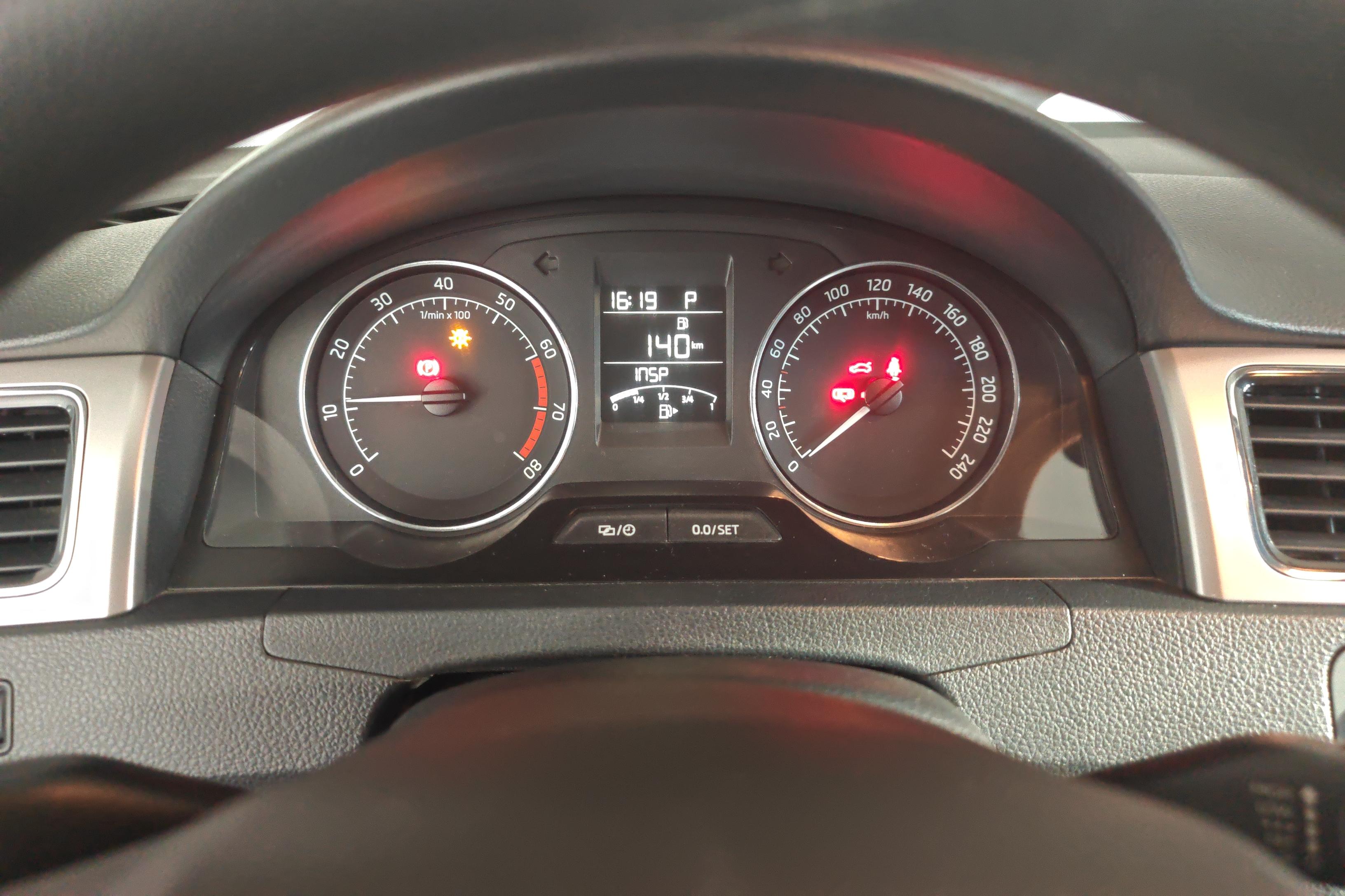 Skoda Rapid Spaceback 2017 car image #20