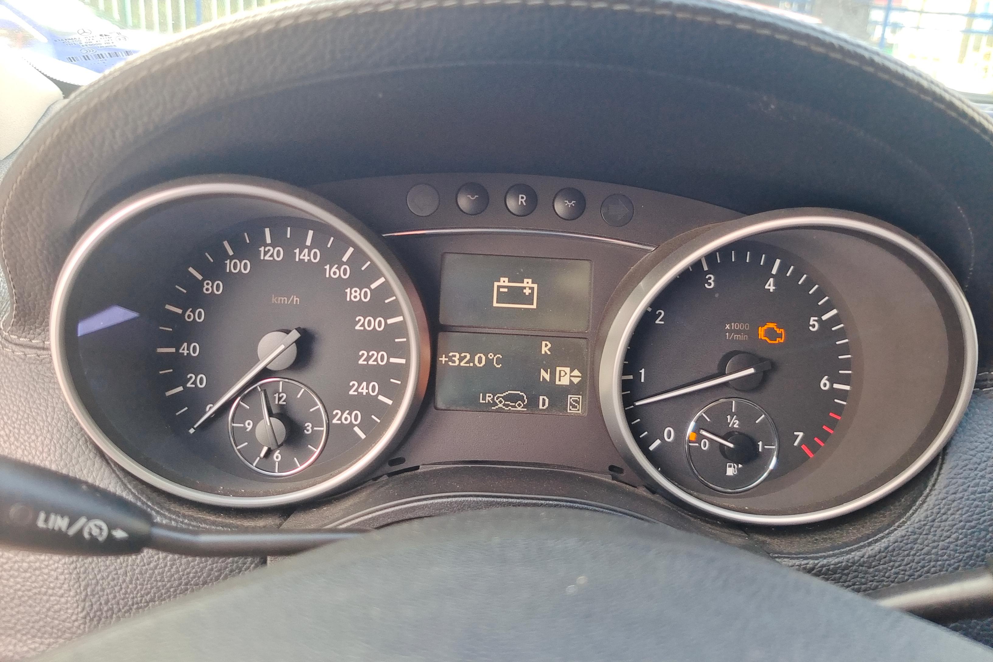 Mercedes-Benz GL Class 2009 #20 Mercedes-Benz GL Class 2009 car image #20