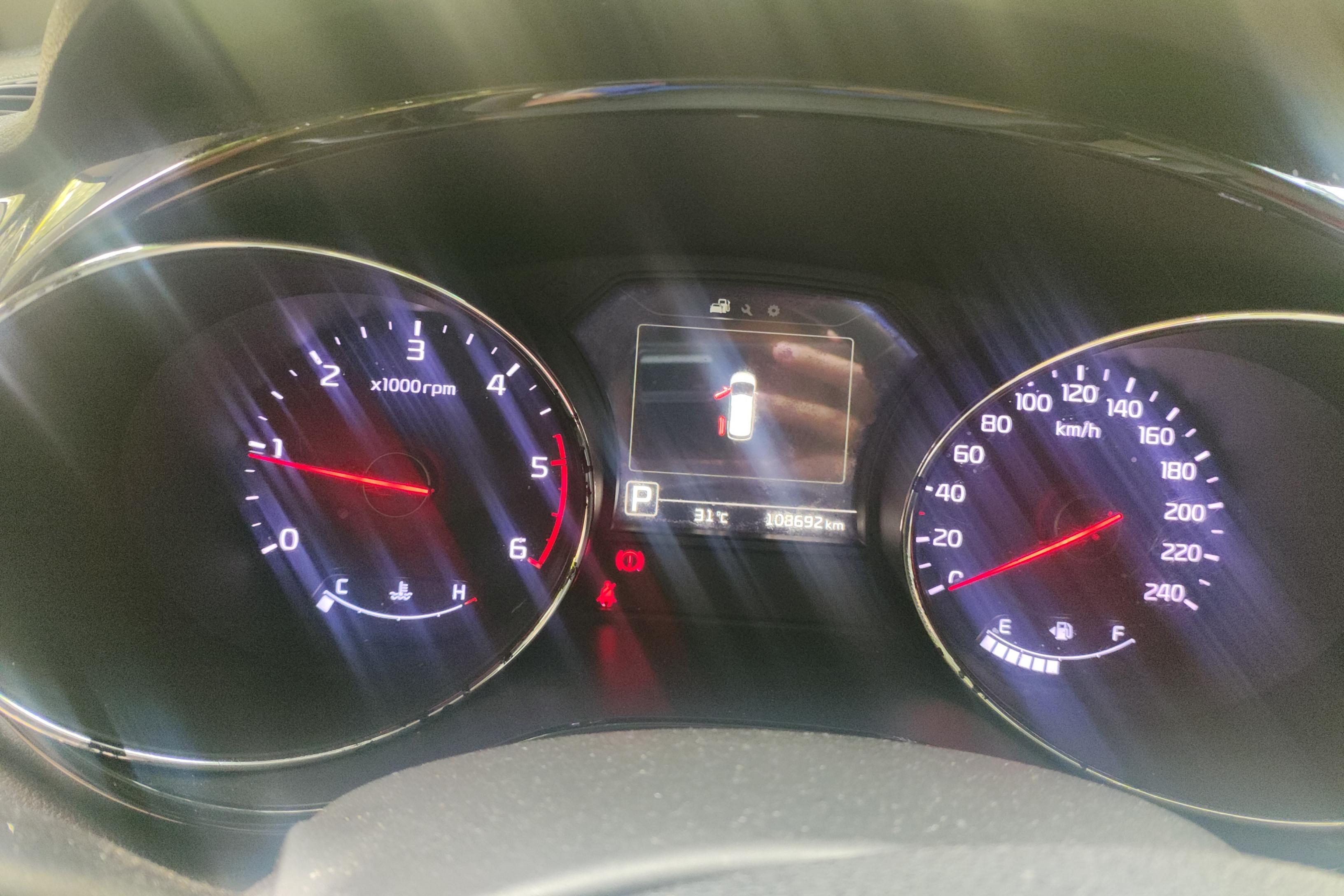 Kia Carnival 2016 изображение автомобиля #20