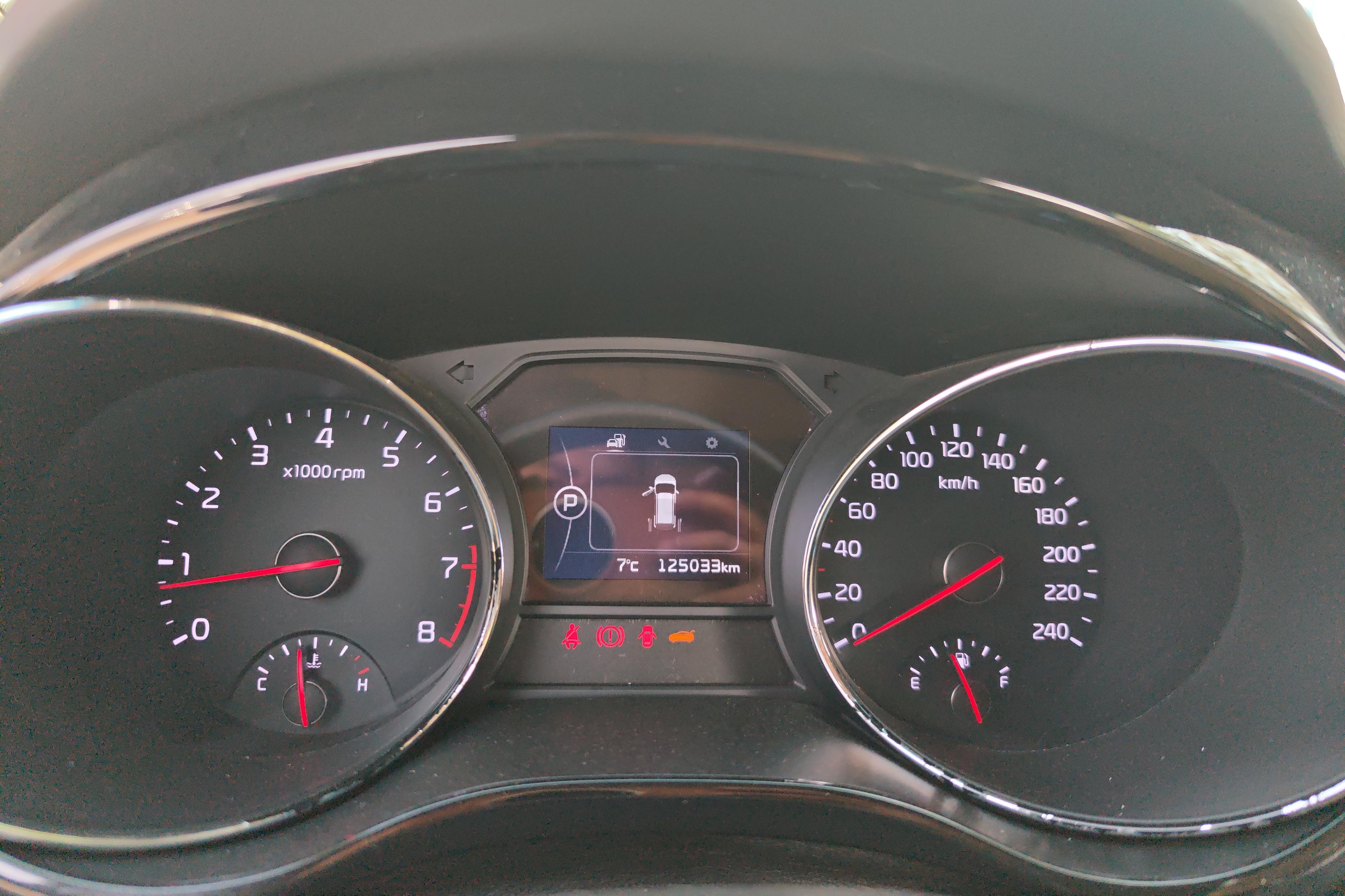 Kia Carnival 2016 immagine di auto #20