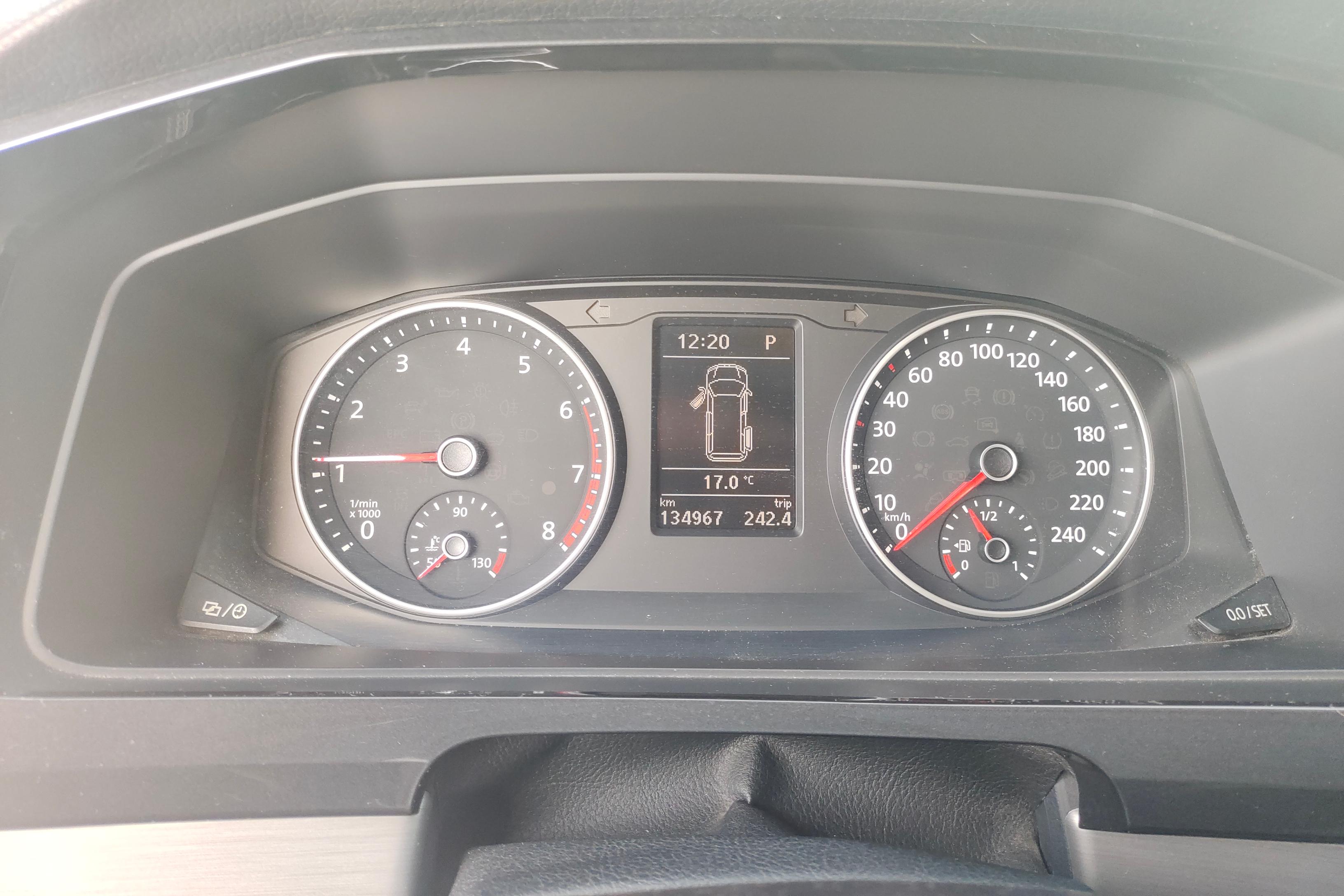 Volkswagen Caravelle 2018 car image #20