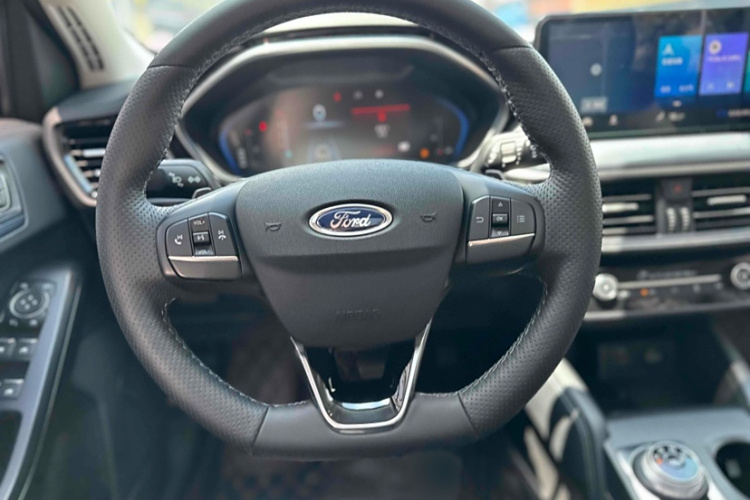 Ford Focus Active 2021 car image #20