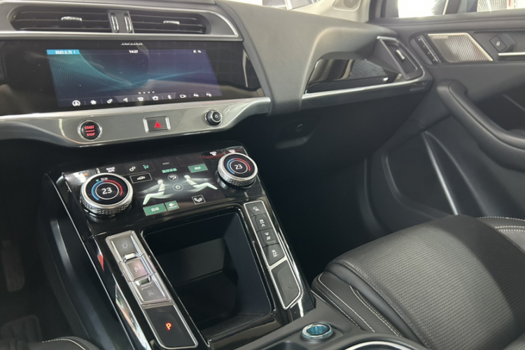 2019 car image #20