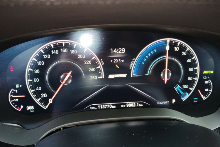 BMW 5 Series New Energy 2019 car image #20