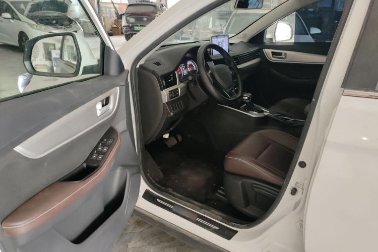 T5 2023 car image #20