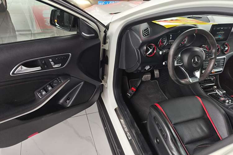 Mercedes-Benz GLA AMG 2019 car image #20