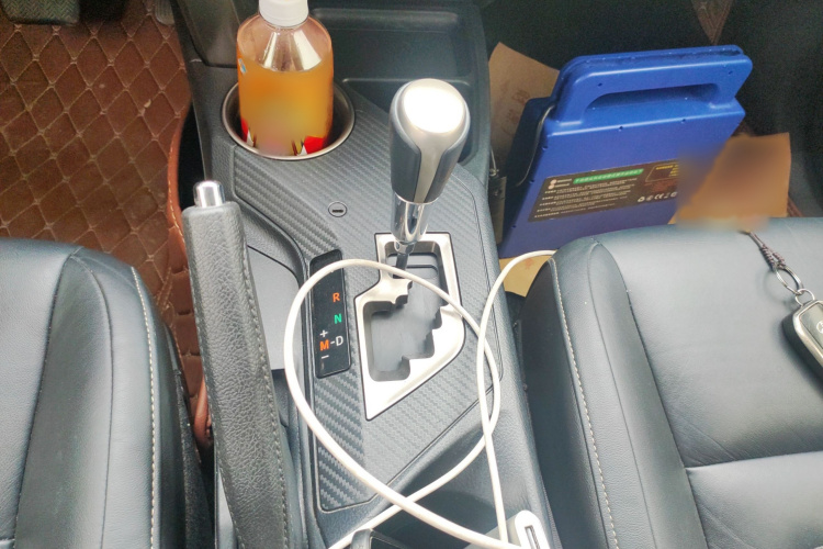 Toyota RAV4 (Imported) 2014 immagine di auto #20