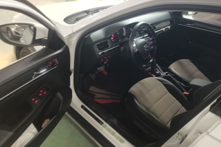 Volkswagen C-Trek 2018 immagine di auto #20