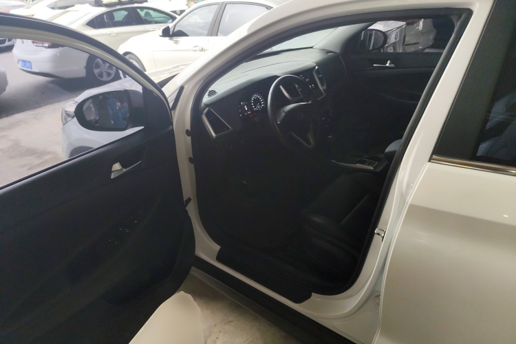 Hyundai Tucson (Imported) 2016 #20 Hyundai Tucson (Imported) 2016 car image #20