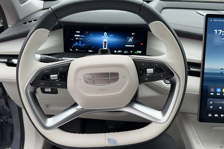 GEELY PrefaceL 2023 car image #20