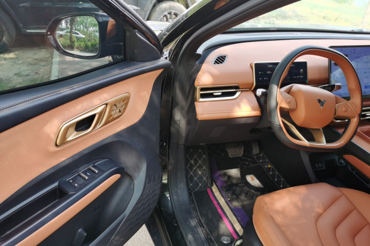 哪吒汽车 哪吒X 2024 汽车图片 #20