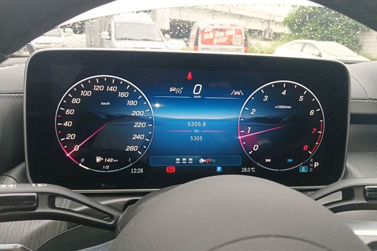 Mercedes-Benz C Class 2024 صورة سيارة #20