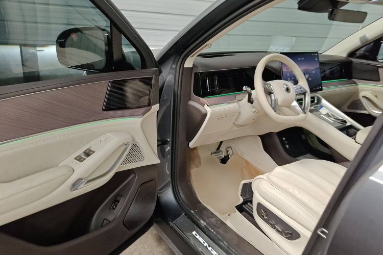 Denza N9 2025 #20 Denza N9 2025 car image #20