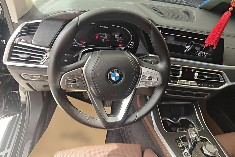 BMW X7 M60i 2022 #20 BMW X7 M60i 2022 car image #20