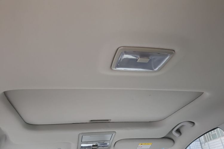 Chevrolet Captiva (Imported) 2015 car image #20