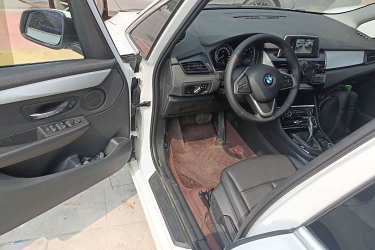 BMW 2 Series Gran Tourer 2020 immagine di auto #20