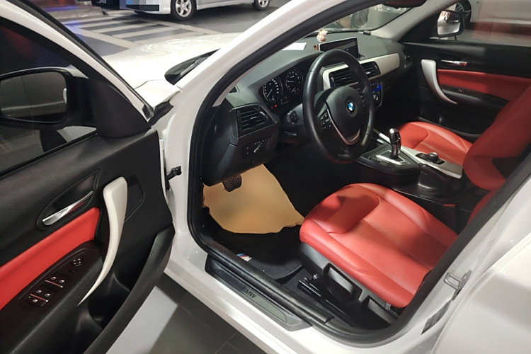 BMW 1 Series (Imported) 2019 #20 BMW 1 Series (Imported) 2019 car image #20