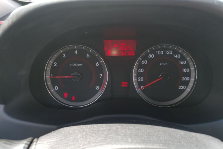 Hyundai Reina Hatchback 2015 car image #20