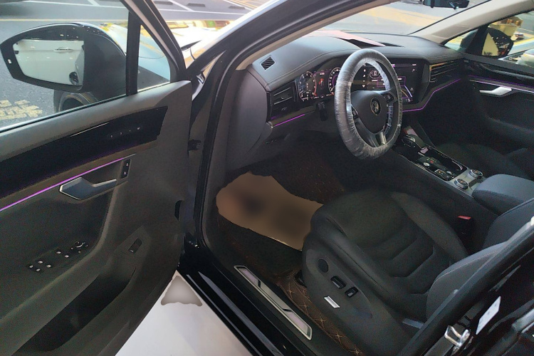 Volkswagen Touareg 2020 car image #20
