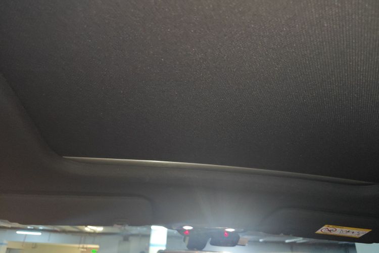 哪吒汽车 哪吒X 2023 汽车图片 #20