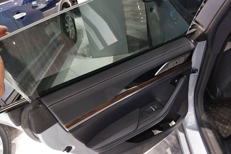 哪吒汽车 哪吒S 2023 汽车图片 #20