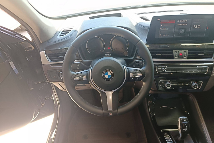 BMW X1 M35Li 2019 car image #20