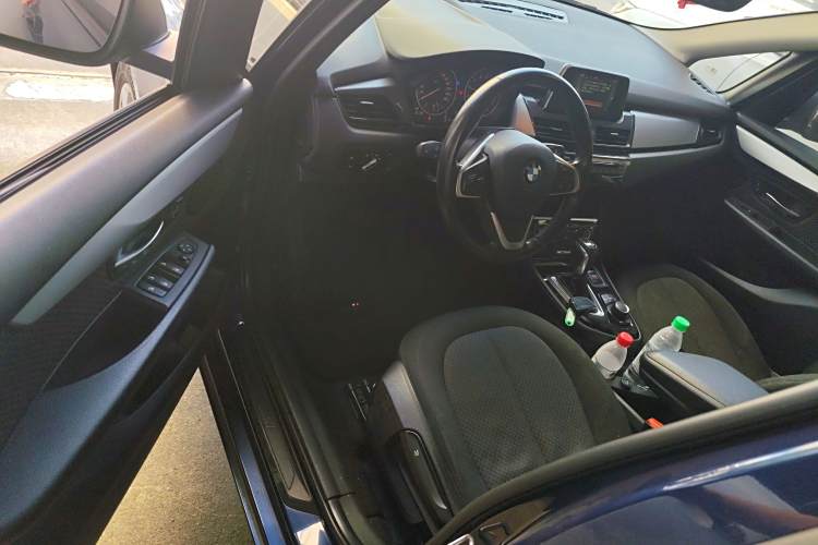 BMW 2 Series Tourer 2017 imagem de carro #20