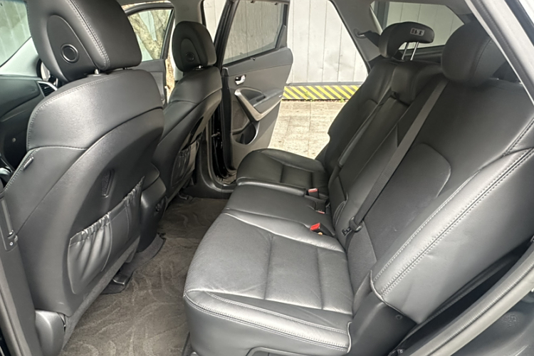 Hyundai Grand Santa Fe 2017 #20 Hyundai Grand Santa Fe 2017 car image #20