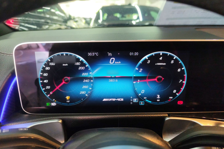 Mercedes-Benz GLB AMG 2020 immagine di auto #20