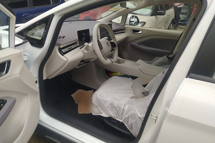 MG 4 EV 2025 car image #20