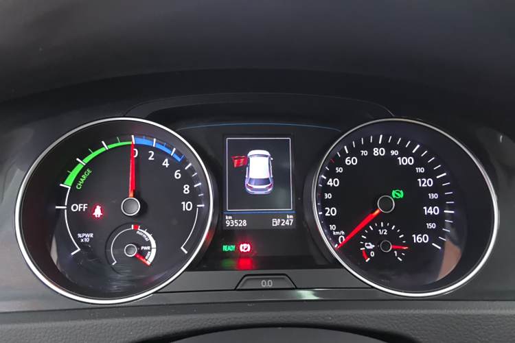 Volkswagen Golf Pure Electric 2021 car image #20