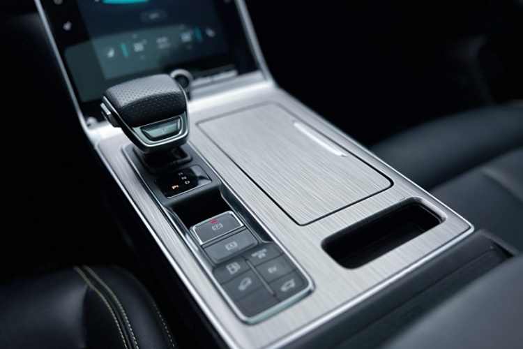 Roewe RX5 New Energy 2021 изображение автомобиля #20