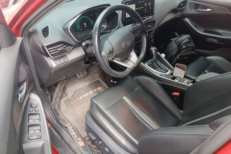 Hyundai Lafesta 2018 #20 Hyundai Lafesta 2018 car image #20