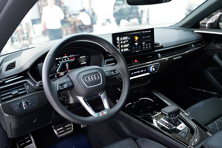 Audi S5 2023 car image #20