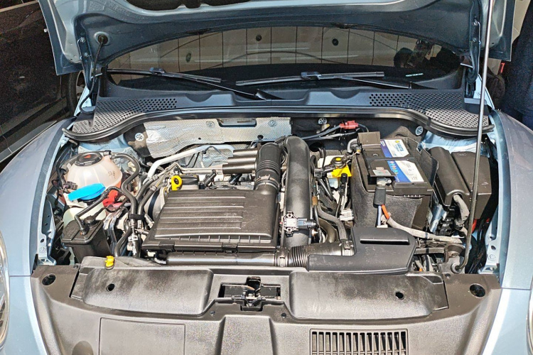 Volkswagen Beetle 2018 immagine di auto #20