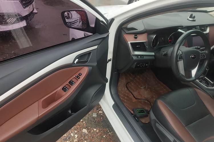 BYD G5 2017 #20 BYD G5 2017 car image #20