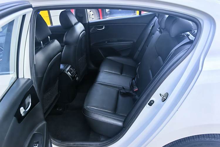 起亚 起亚K4 2016 汽车图片 #20